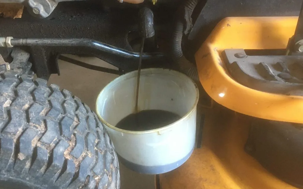 drain lawnmower oil 